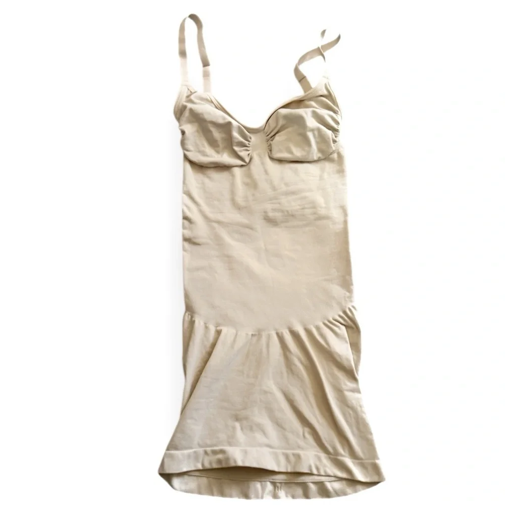 NEW SKIMS  shapewear slip dress new in package/no box color:clay